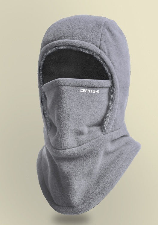 Sort elefanthue i fleece med ansigtsdel trukket ned